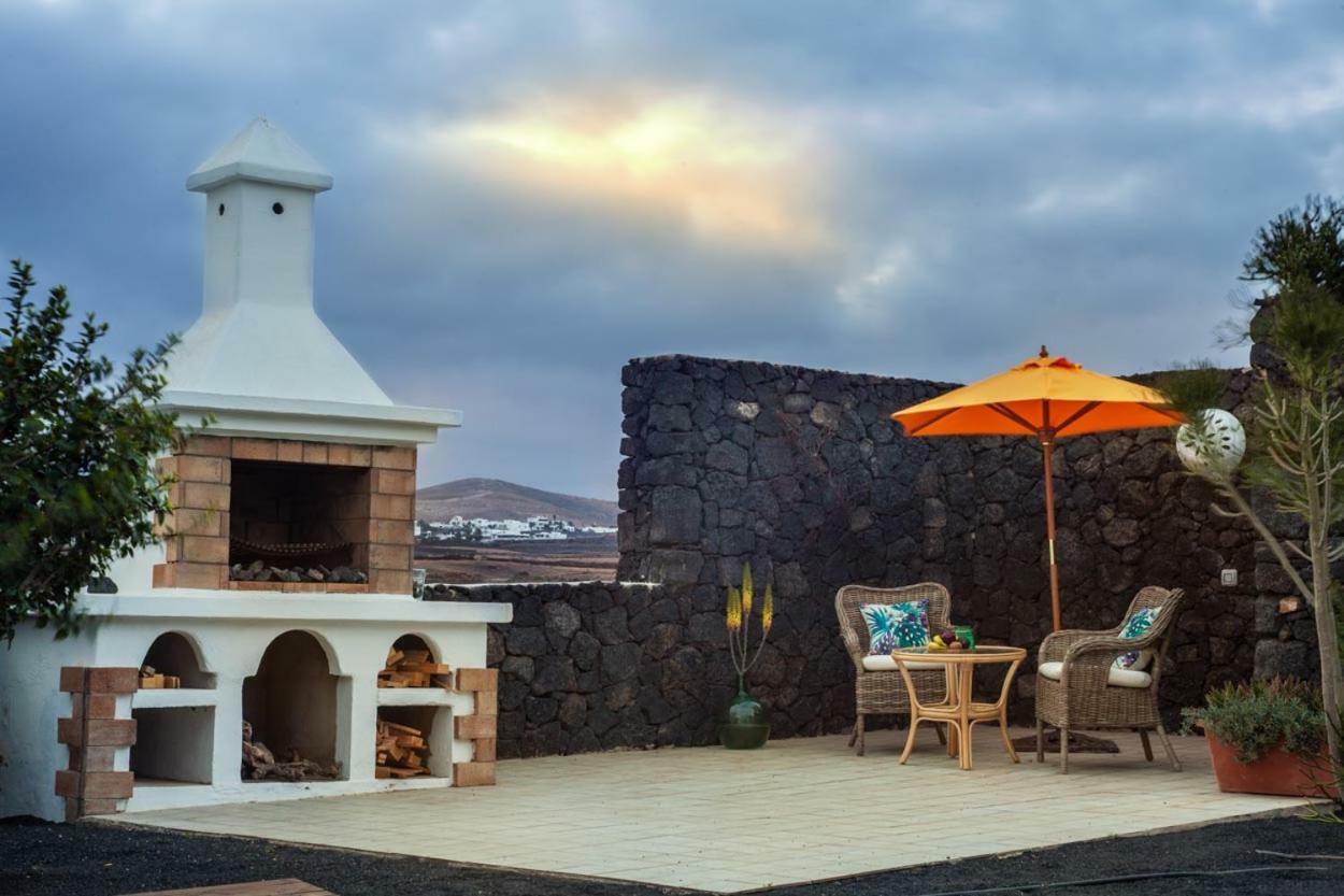 Los Lirios Hotel Rural - Adults Only Tías Екстериор снимка