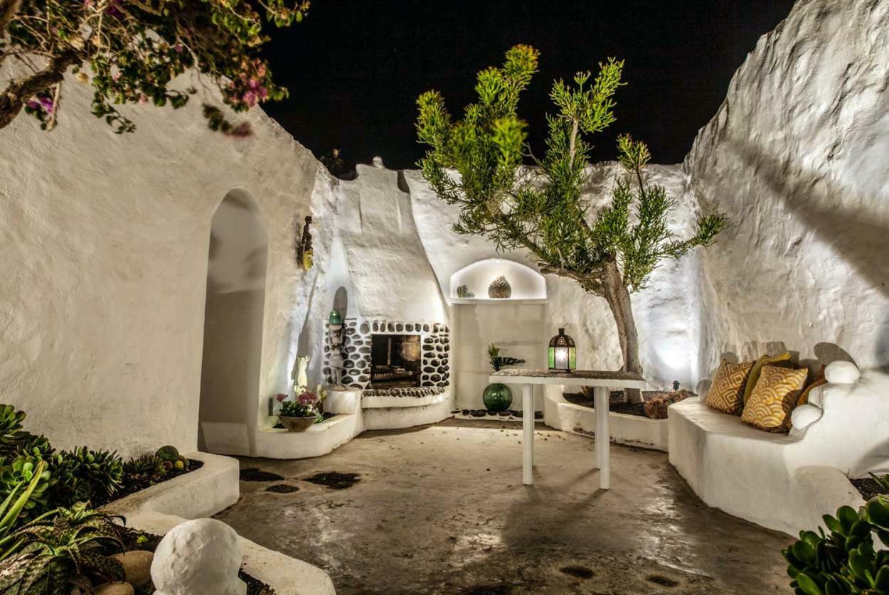 Los Lirios Hotel Rural - Adults Only Tías Екстериор снимка