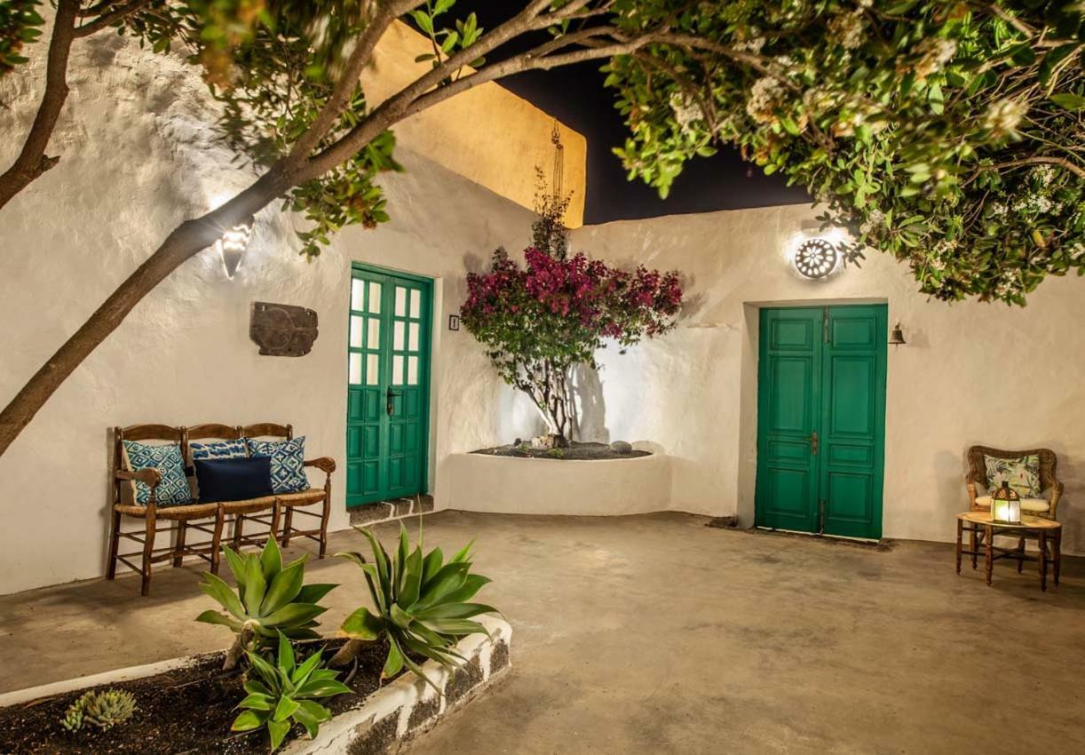 Los Lirios Hotel Rural - Adults Only Tías Екстериор снимка