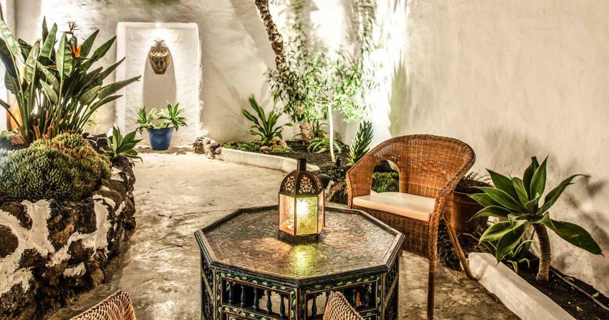Los Lirios Hotel Rural - Adults Only Tías Екстериор снимка