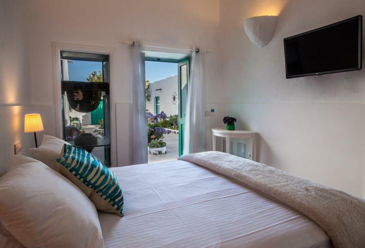 Los Lirios Hotel Rural - Adults Only Tías Екстериор снимка